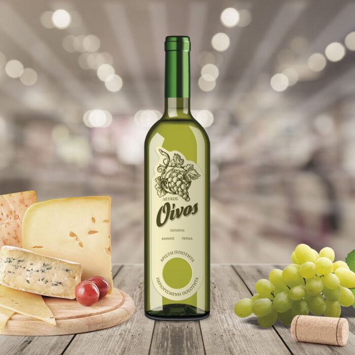 Ετικέτα αυτοκόλλητη για φιάλη λευκού οίνου, με στρογγυλή τρύπα. Πιατέλα με τυρία, λευκό σταφύλι.