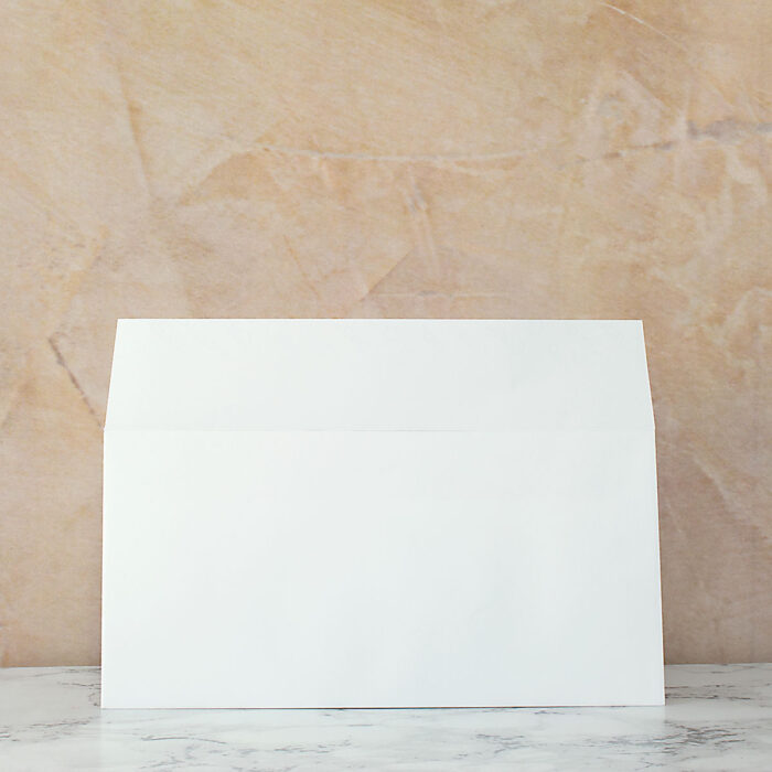 Φάκελος 11*22 καρέ αυτοκόλλητο, αεροπορικό γομέ 120γρ. Λευκό Diamond white