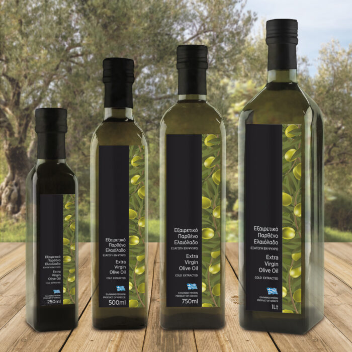 Αυτοκόλλητες ετικέτες ελαιολάδου Marasca Αυτοκόλλητες ετικέτες για ελαιόλαδο σε διαφορετικές διαστάσεις· η μία πλευρά είναι μαύρη με τις πληροφορίες του προϊόντος, ενώ δίπλα υπάρχει στενή λωρίδα με ζωγραφιστές ελιές σε καλλιτεχνικό ύφος.